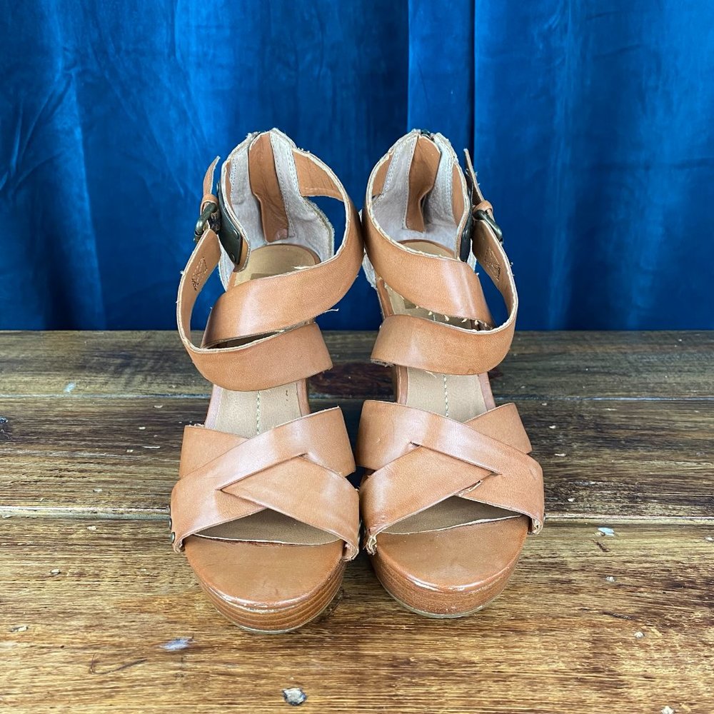 Dolce Vita Pavana Wedge Sandal Cognac - Picture 2 of 8